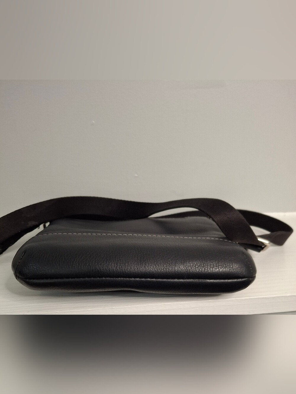 Coach Black Pebbled Leather Crossbody Bag w/ Turnlock  Pocket Messenger EUC - Picture 4 of 6